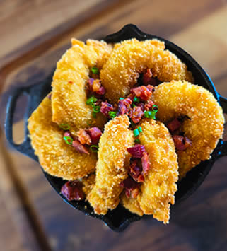 Porções & Acompanhamentos - Camarões com Panceta - Redtrees Steakhouse Porções & Acompanhamentos - Camarões com Panceta - Redtrees Steakhouse